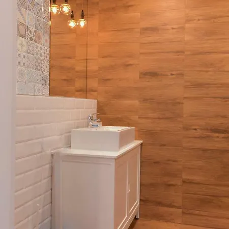 The Lovely Two Bedroom With Top Location